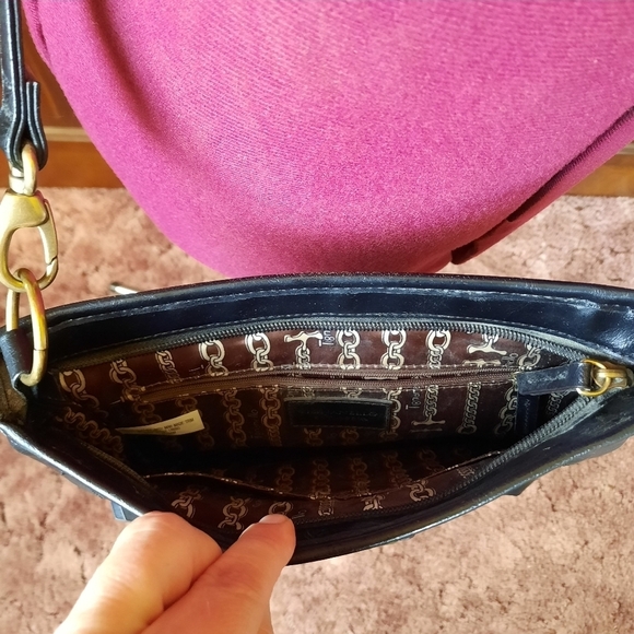 Tignanello black genuine leather flat pocket crossbody purse - Picture 11 of 14